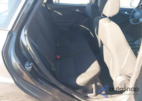 2018 Ford Focus Se z USA, uszkodzony, nr VIN 1FADP3K2XJL300227